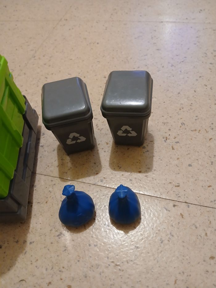 Camion de poubelle et accessoires - photo numéro 3