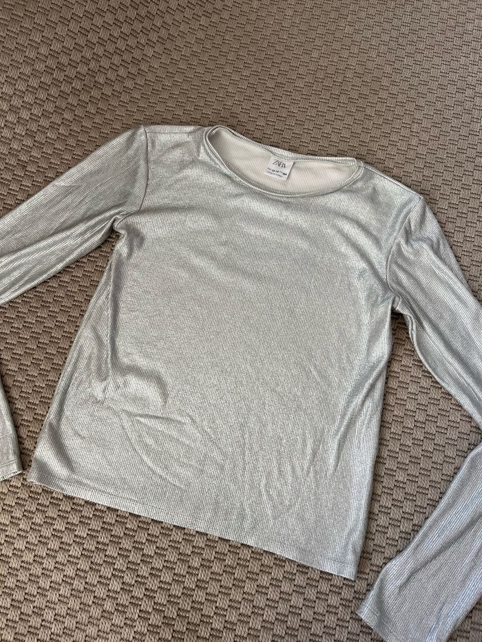 Top argenté brillant à manches longues - photo numéro 4