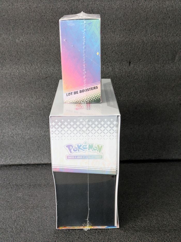 Pokémon coffret dresseur d'élite et bundle Évolutions prismatiques 8.5 - photo numéro 4