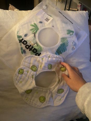 2 bavoirs tour de tête