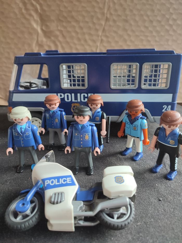 Lot policiers moto fourgon