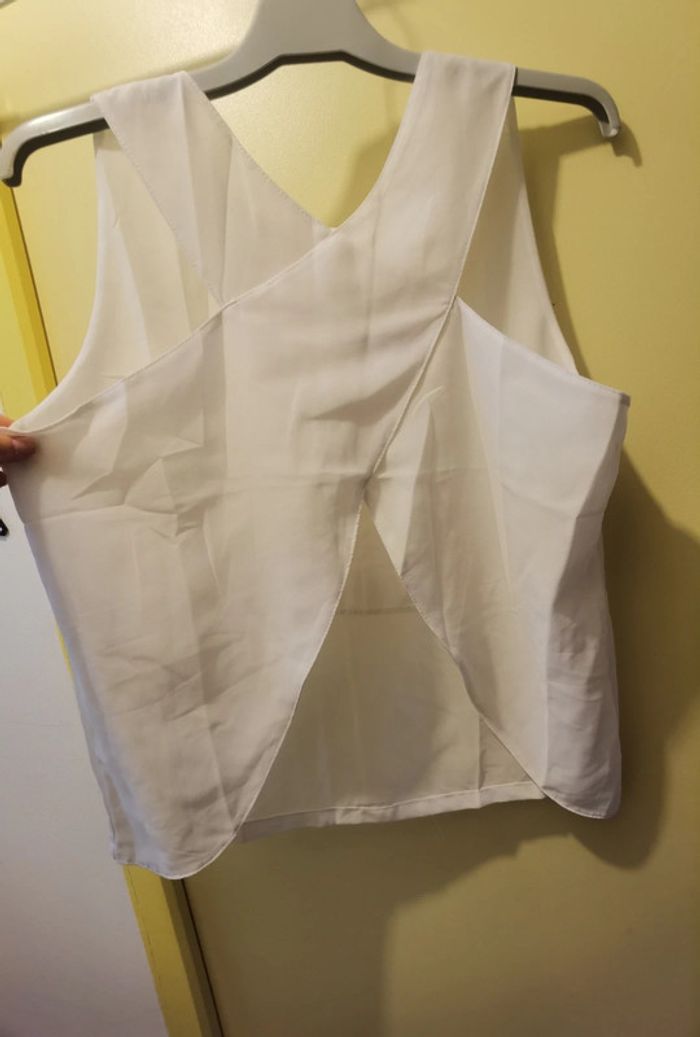Débardeur blanc dos ouvert