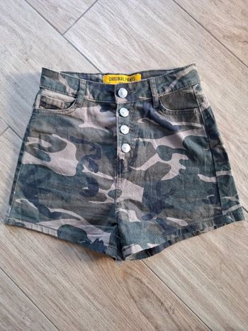 Short Jennyfer en très bon état