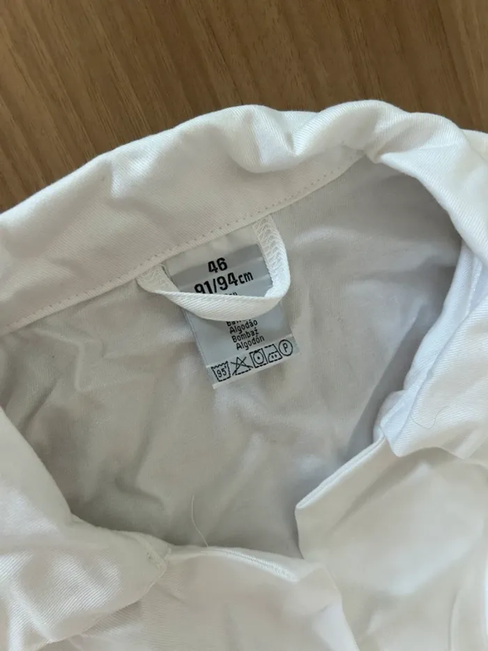 Blouse blanche avec boutons et poches - photo numéro 4