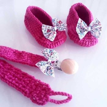 Coffret naissance noeud liberty Annabell attache tétine  chaussure ballerine fait main crochet coton bio bébé naissance fabrication française