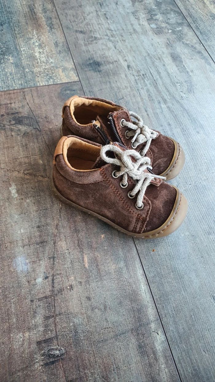 Chaussure tipo alto taille 19 en tres bon état