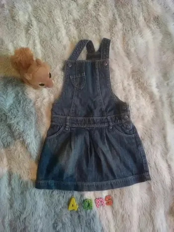 Robe salopette en jean 4ans - Kiabi-2 vêtements achetés le 3ème offert