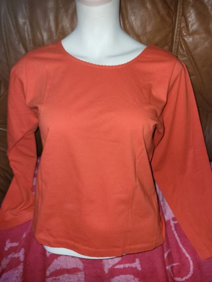 tee shirt manches longue avec élasthanne orange neuf jamais porté t 42