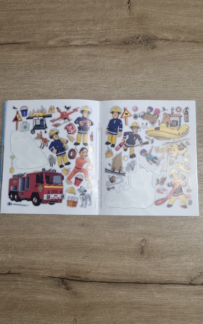 Livre autocollants Sam le pompier - photo numéro 8