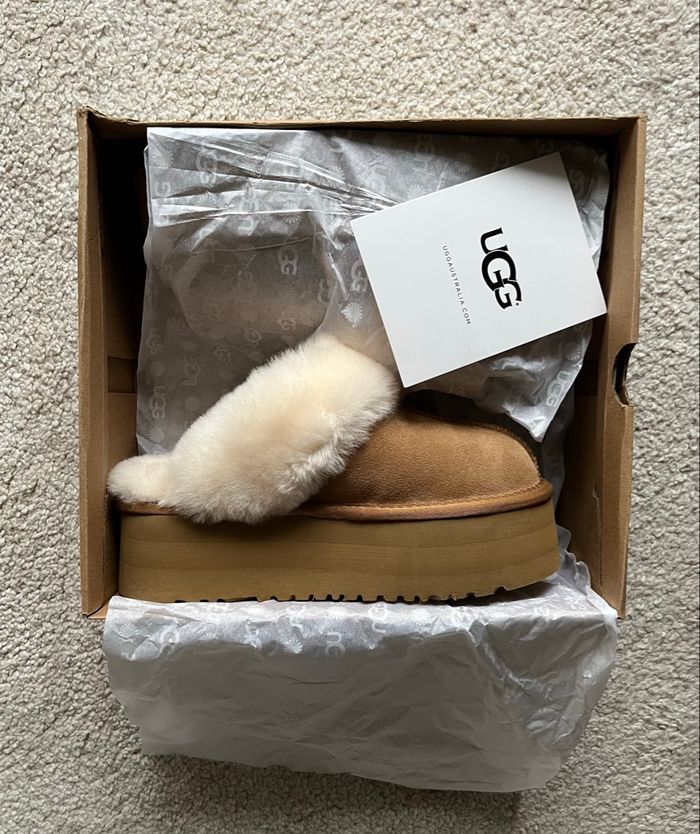 Mules fourrées UGG Funkette - Taille 38 - Neuves - photo numéro 9