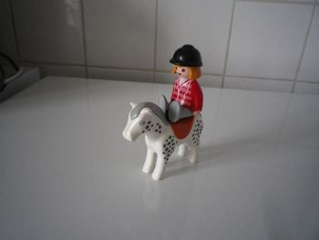 CAVALIERE 1ER AGE PLAYMOBIL