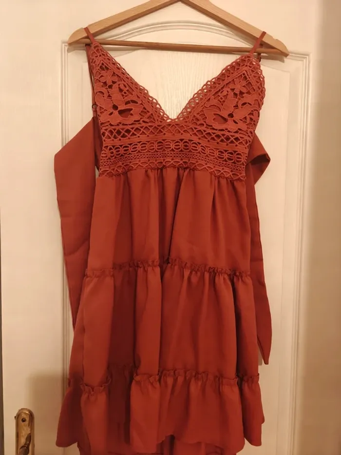 Robe à bretelles ton corail