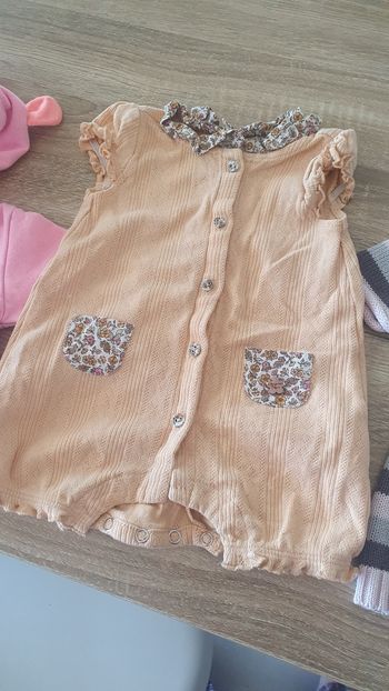 Lot de vêtement bébé fille 1 mois