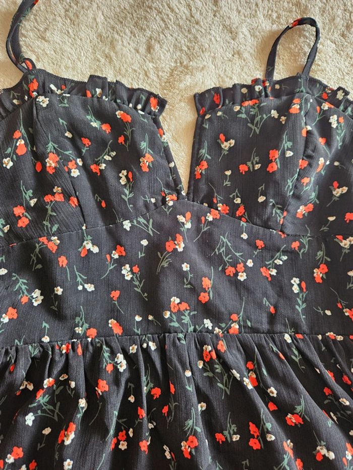 Robe courte fleurie façon bustier Shein - photo numéro 2