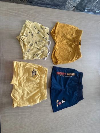 Lot de 4 shorts 9 mois