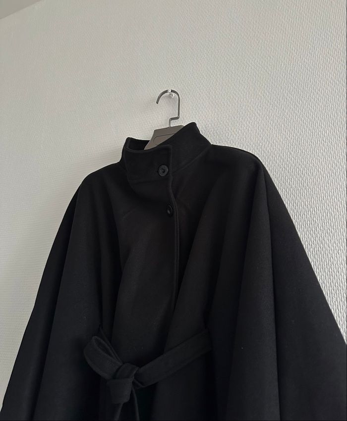 Cape noire avec 65% de laine - photo numéro 2