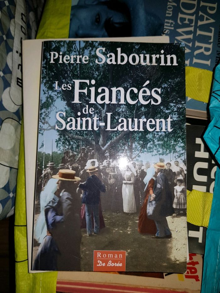 Livre les fiancés de Saint-laurent