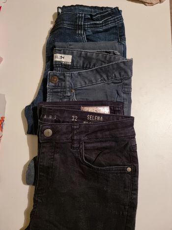 Lot 3 jeans
