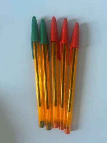 Lot de 5 stylos bic