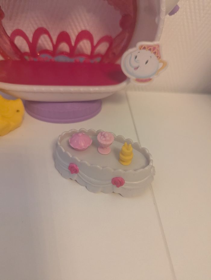 Figurine Disney little kingdom princesse Belle, dining room - photo numéro 2