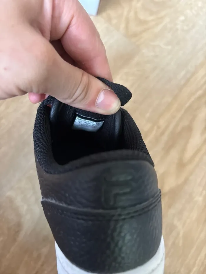 Chaussure Fila taille 26 - photo numéro 5