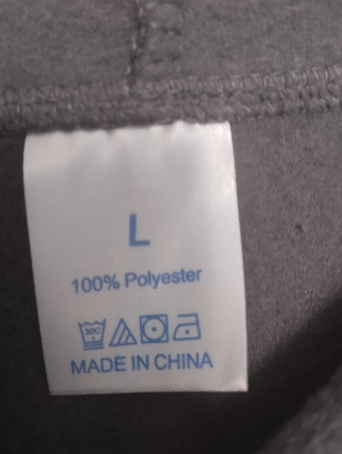 Sweat a capuche taille L - photo numéro 3