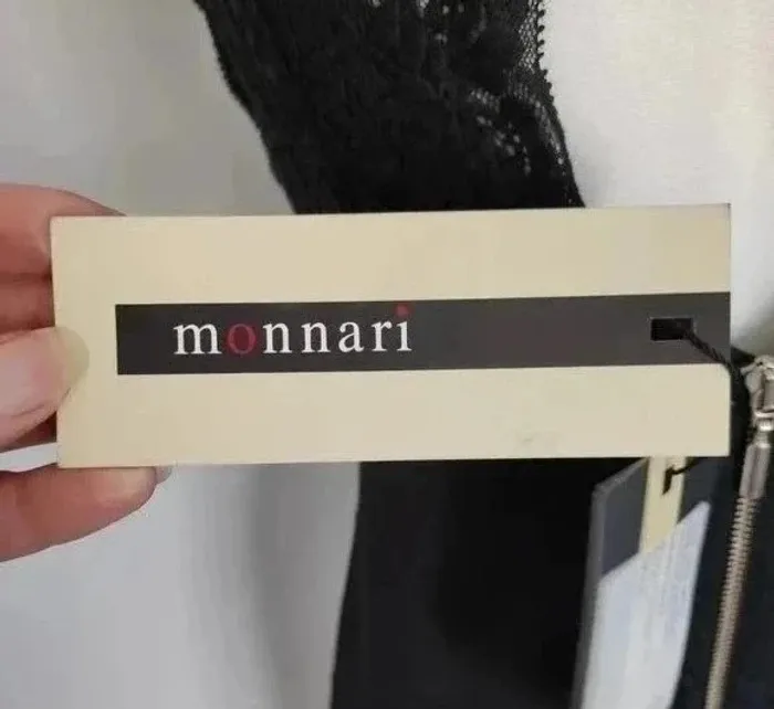 Robe chic neuve avec dentelle - Monnari - taille 36 - photo numéro 3