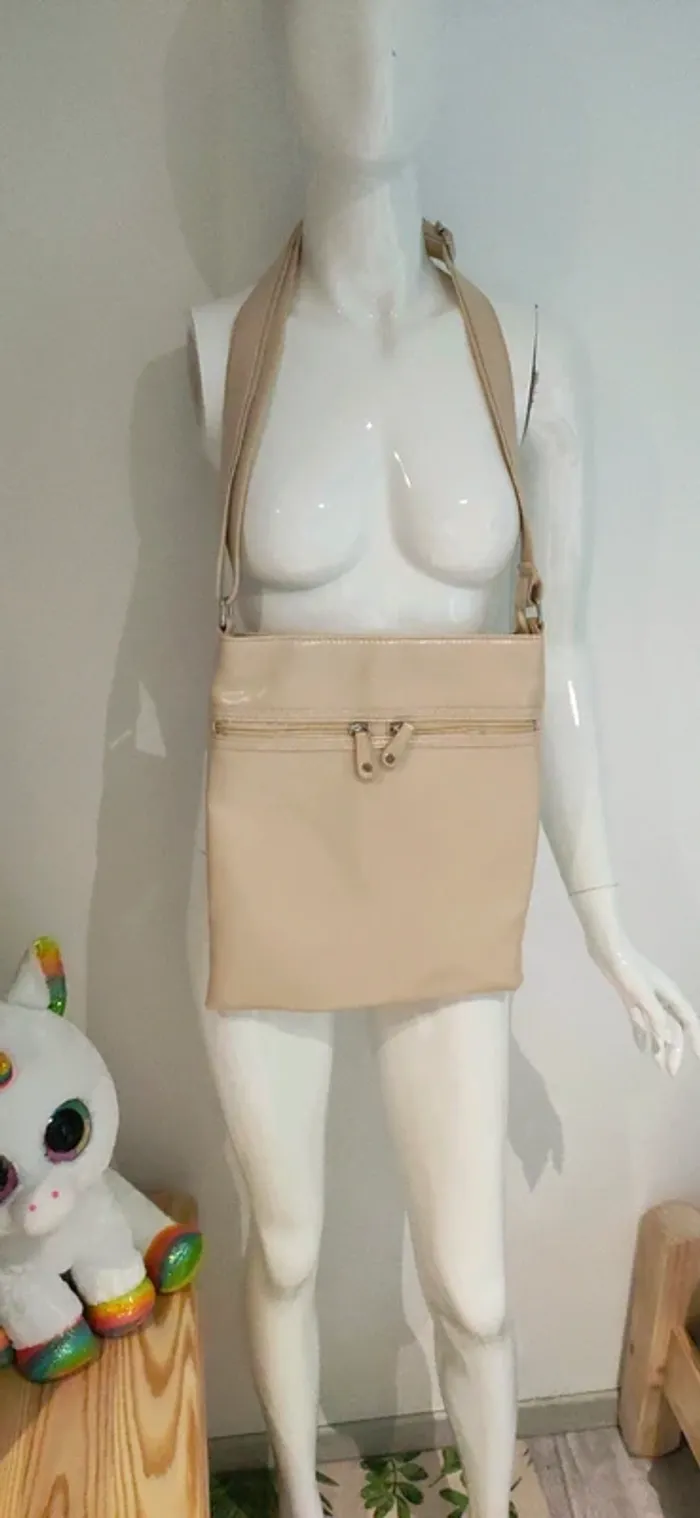Sac à main beige, état neuf