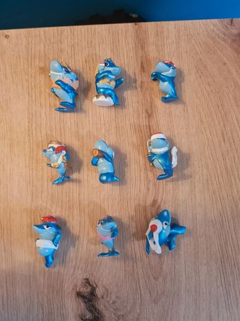 Lot de 9 figurines Kinder Vintages Requins