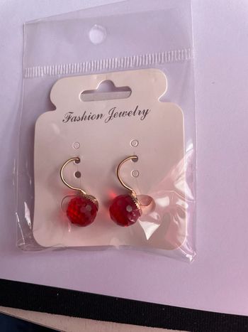 Boucles d’oreilles fantaisie dormeuses Crystal rouge