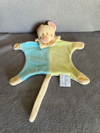 Doudou plat souris bleu vert jaune Kimbaloo