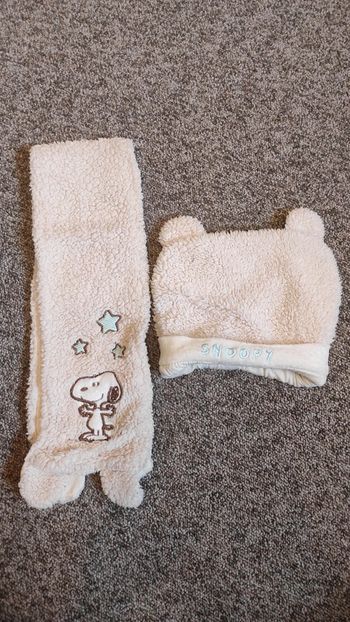 Bonnet et écharpe assortis Snoopy