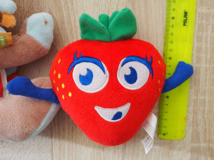 Lot peluche Hérisson Nattou et Fraise Nutricia - photo numéro 3
