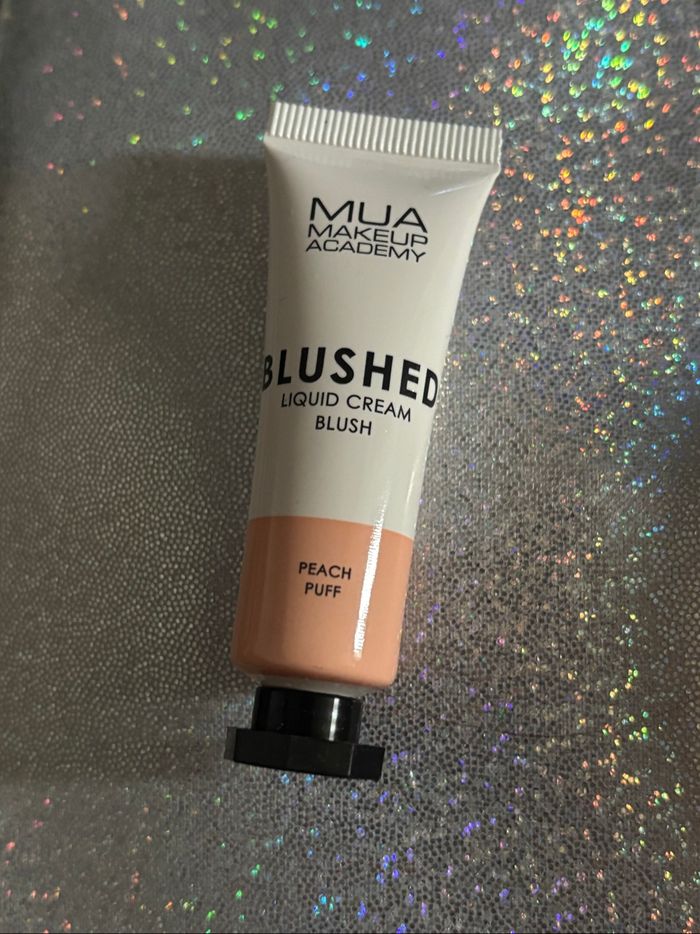 Blush liquide neuf