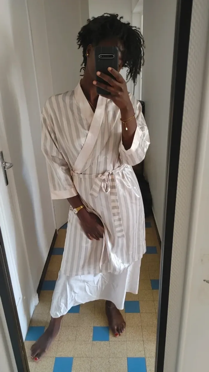 Robe de chambre vintage rose gris clair irisé léger élégant ceinture - photo numéro 3