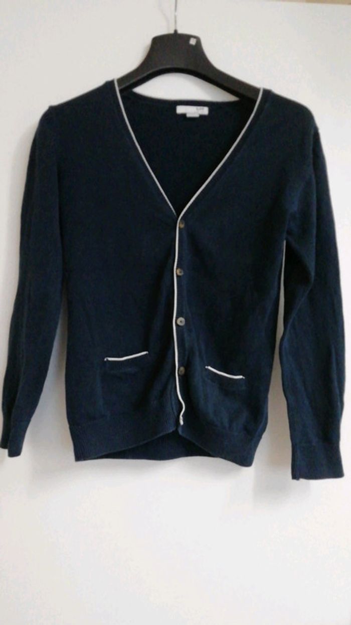 Cardigan bleu marine et blanc