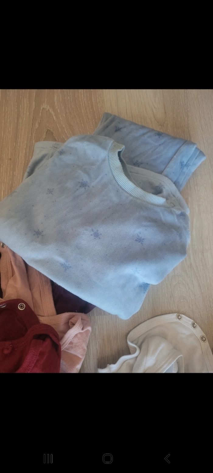 Lot pyjamas et bodies - photo numéro 4