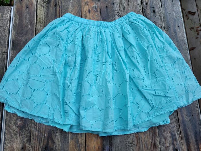 Magnifique jupe réversible Okaïdi, bleu turquoise, un coté motif dentelle, un coté tulle, 12 ans - photo numéro 4