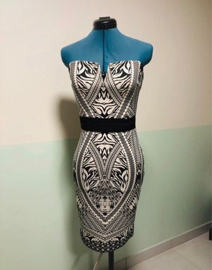 Robe bustier Lipsy noire et blanche 36 - photo numéro 10