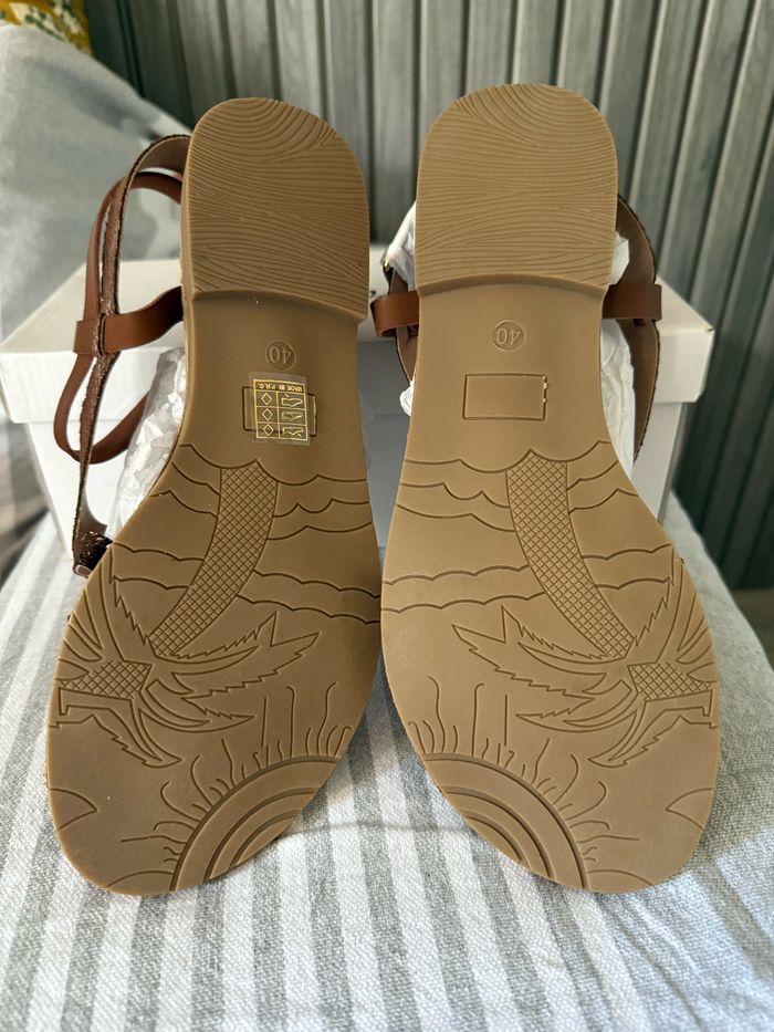 Sandales neuves - photo numéro 2