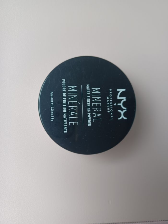 Poudre minéral de finition matifiante nyx