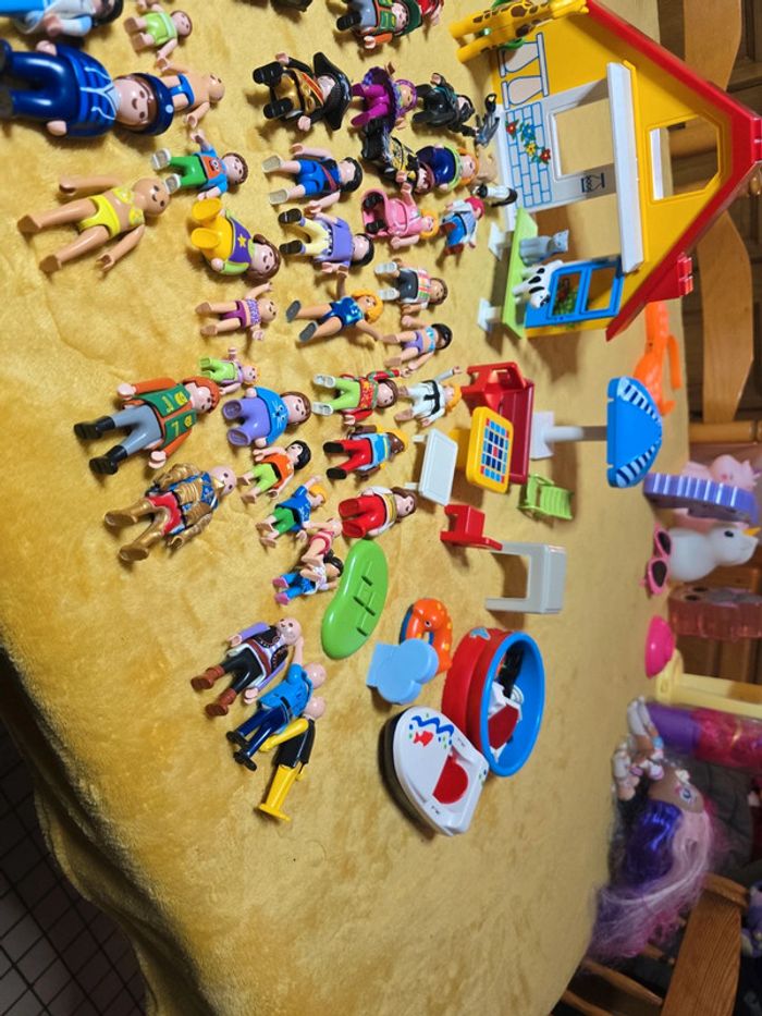 Lot playmobile mobilier accessoires personnages - photo numéro 2