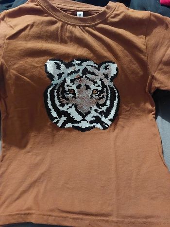 Beau haut tigre 🐅 marron avec strass 8 ans