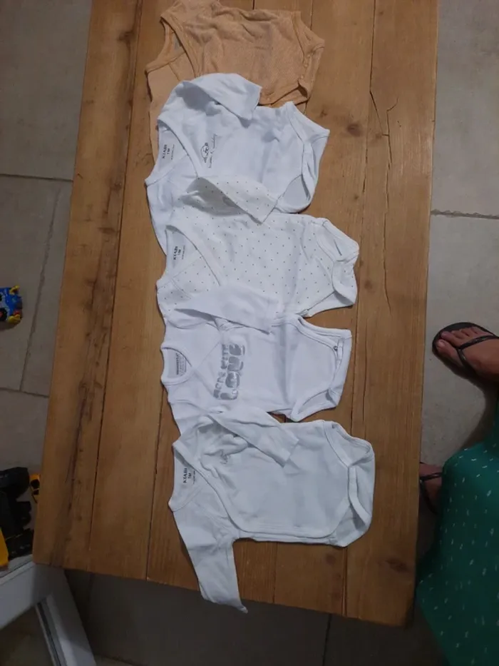 Lot de 5 bodies ML kiabi