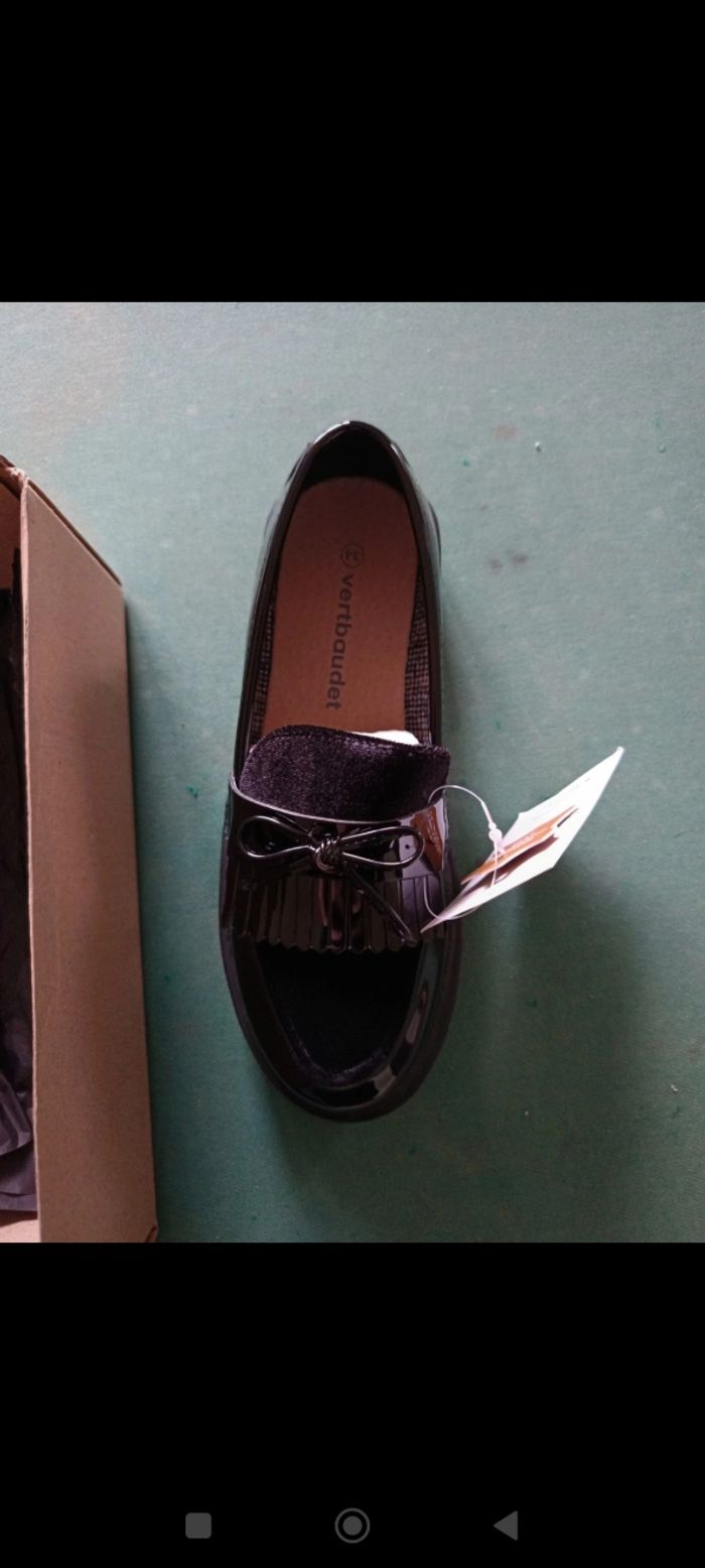 Mocassins vernis Vertbaudet neuf - photo numéro 2