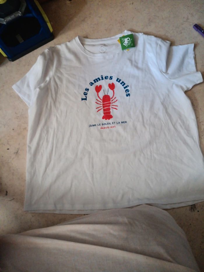 Tee-shirt t.xxl neuf pas de vinted go