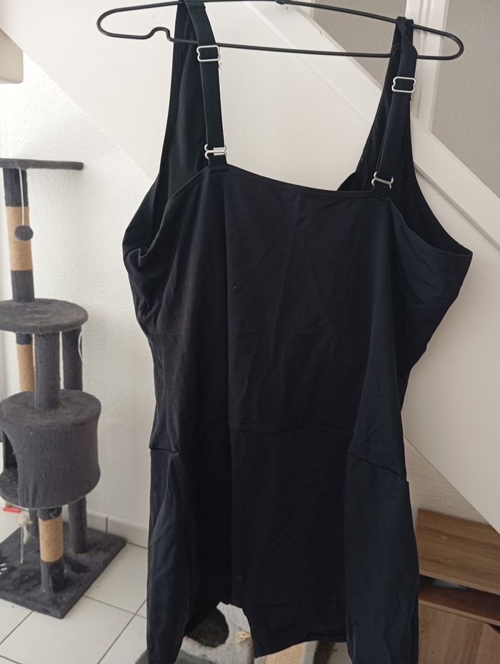 Maillot de bain noir une pièce - photo numéro 3