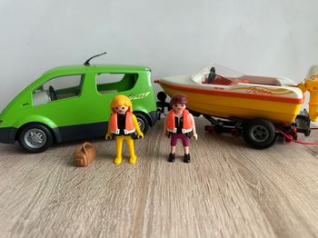 Playmobil voiture de vacance avec remorque bateau