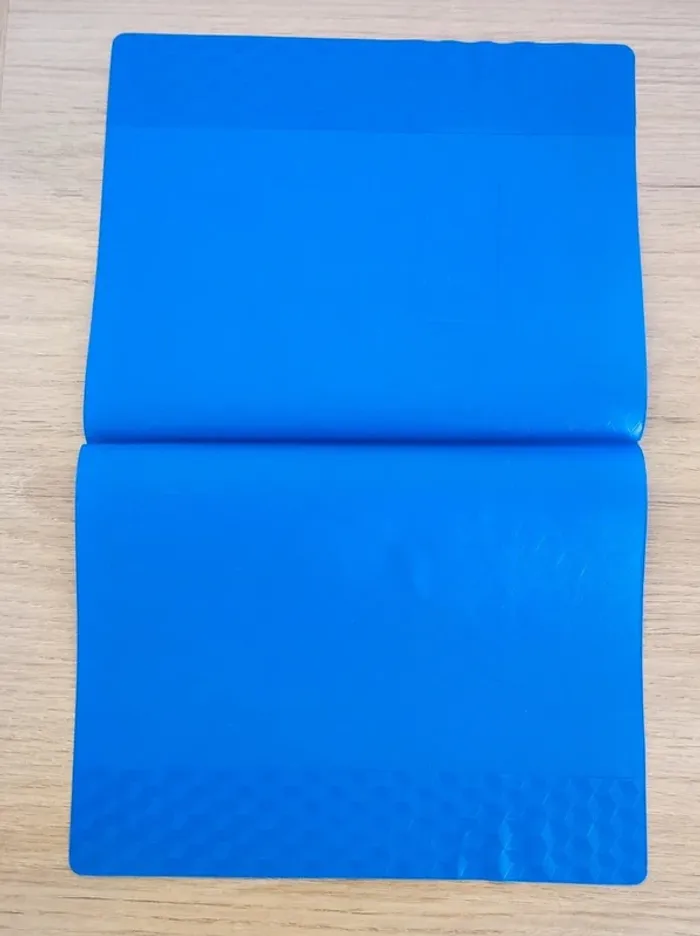 Lot 4 protège-cahier bleu rouge noir jaune - 17x22cm - photo numéro 4