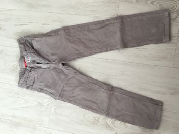 pantalon gris 8A